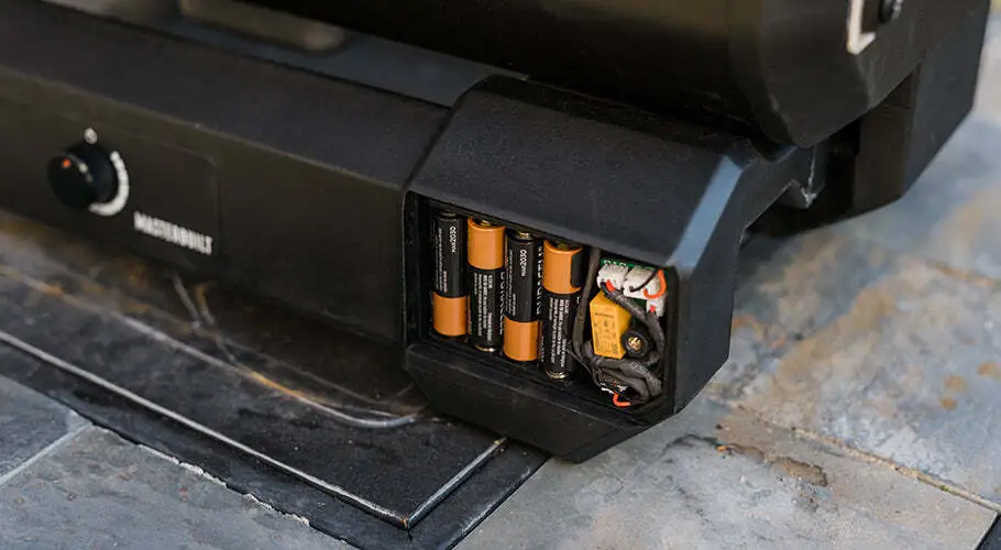 Power your grill by cord set or batteries.