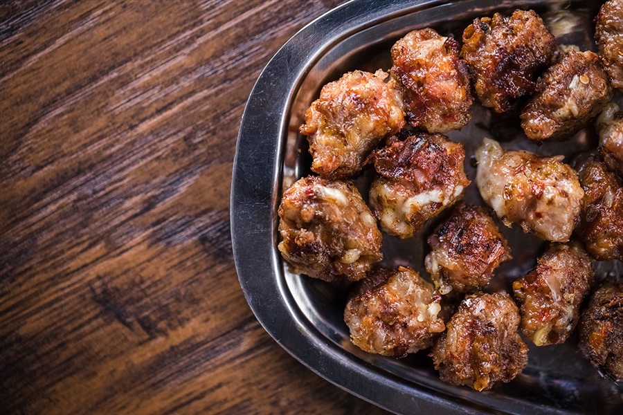 Chris’ Smoked Jalapeño Cheddar Beef Bombs