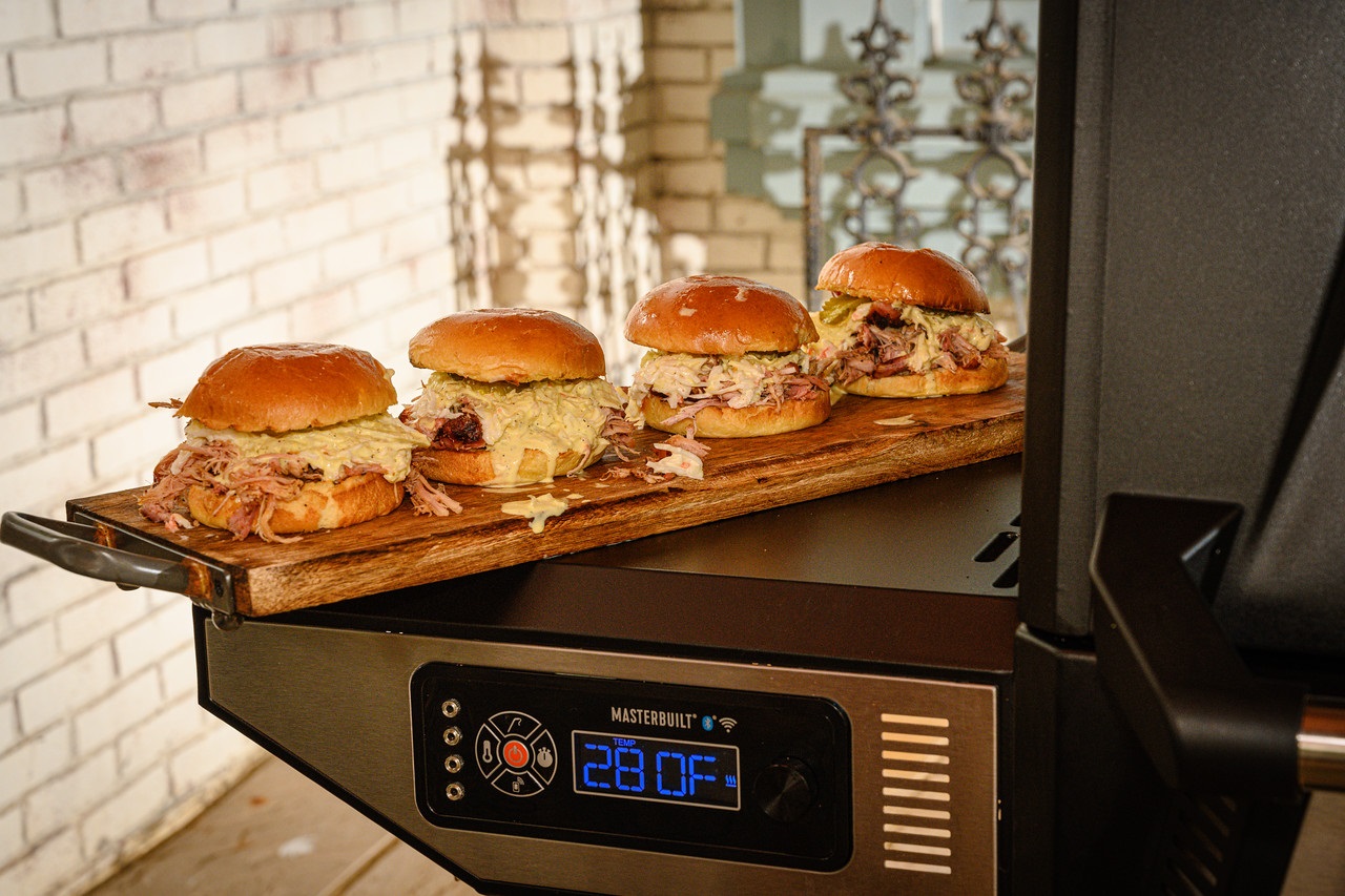 Pulled Smoked Turkey Sandwich Recipe | Masterbuilt NZ